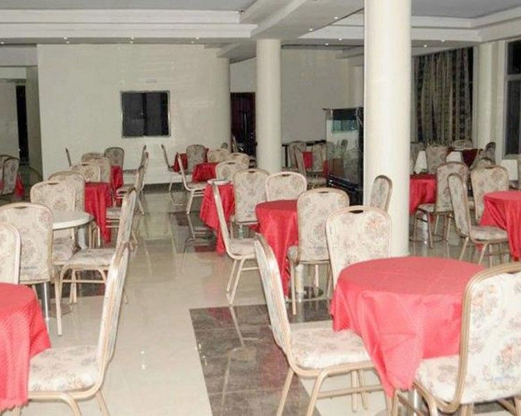 Grand Global Hotel Кампала Экстерьер фото