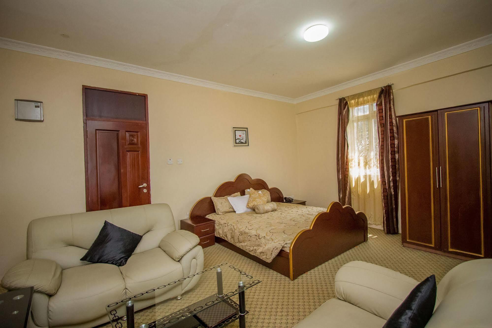 Grand Global Hotel Кампала Экстерьер фото