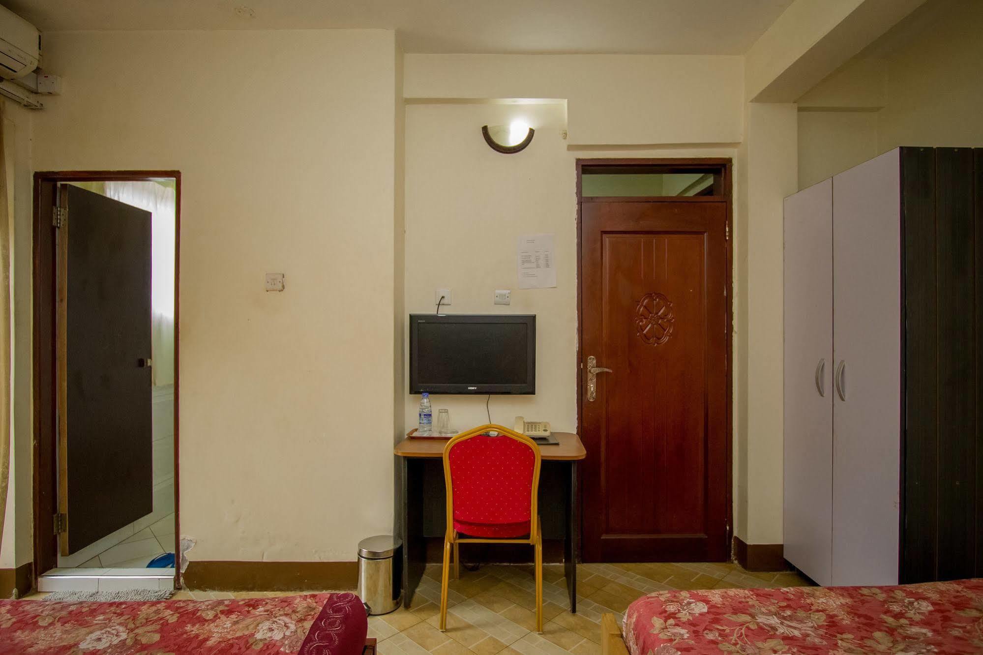 Grand Global Hotel Кампала Экстерьер фото
