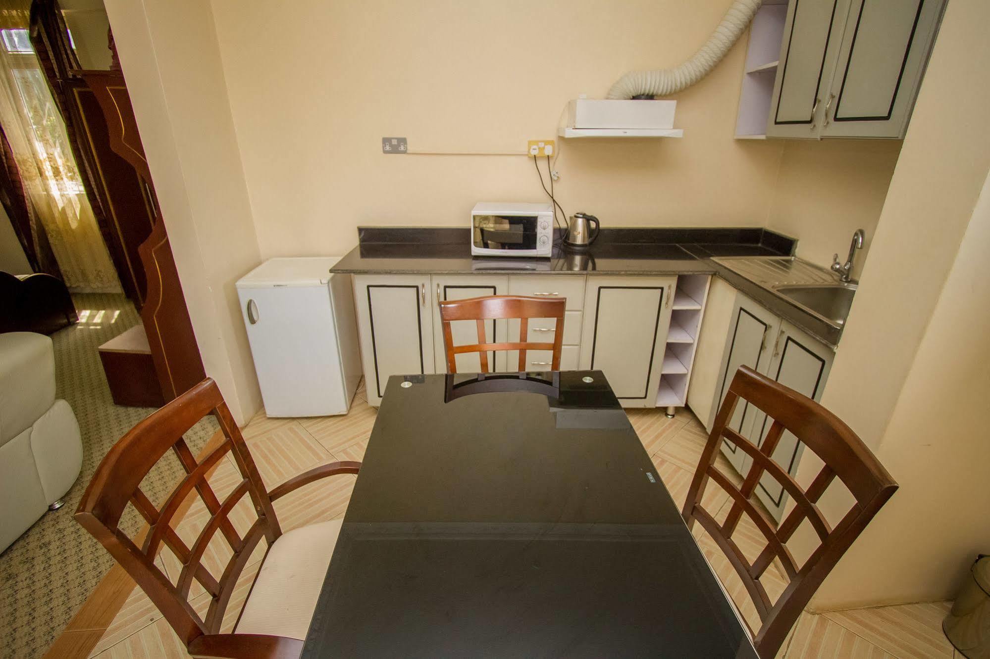 Grand Global Hotel Кампала Экстерьер фото