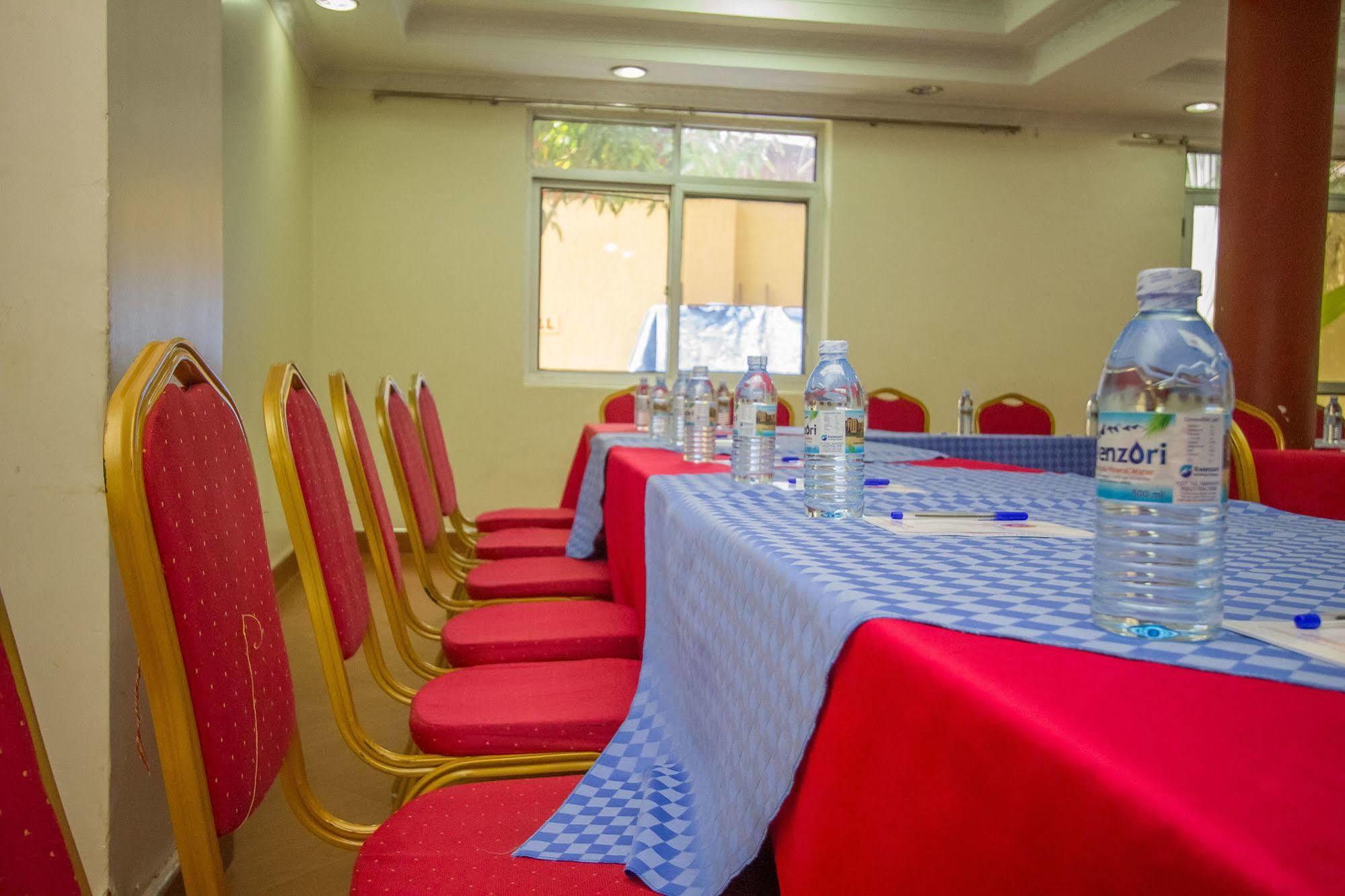 Grand Global Hotel Кампала Экстерьер фото
