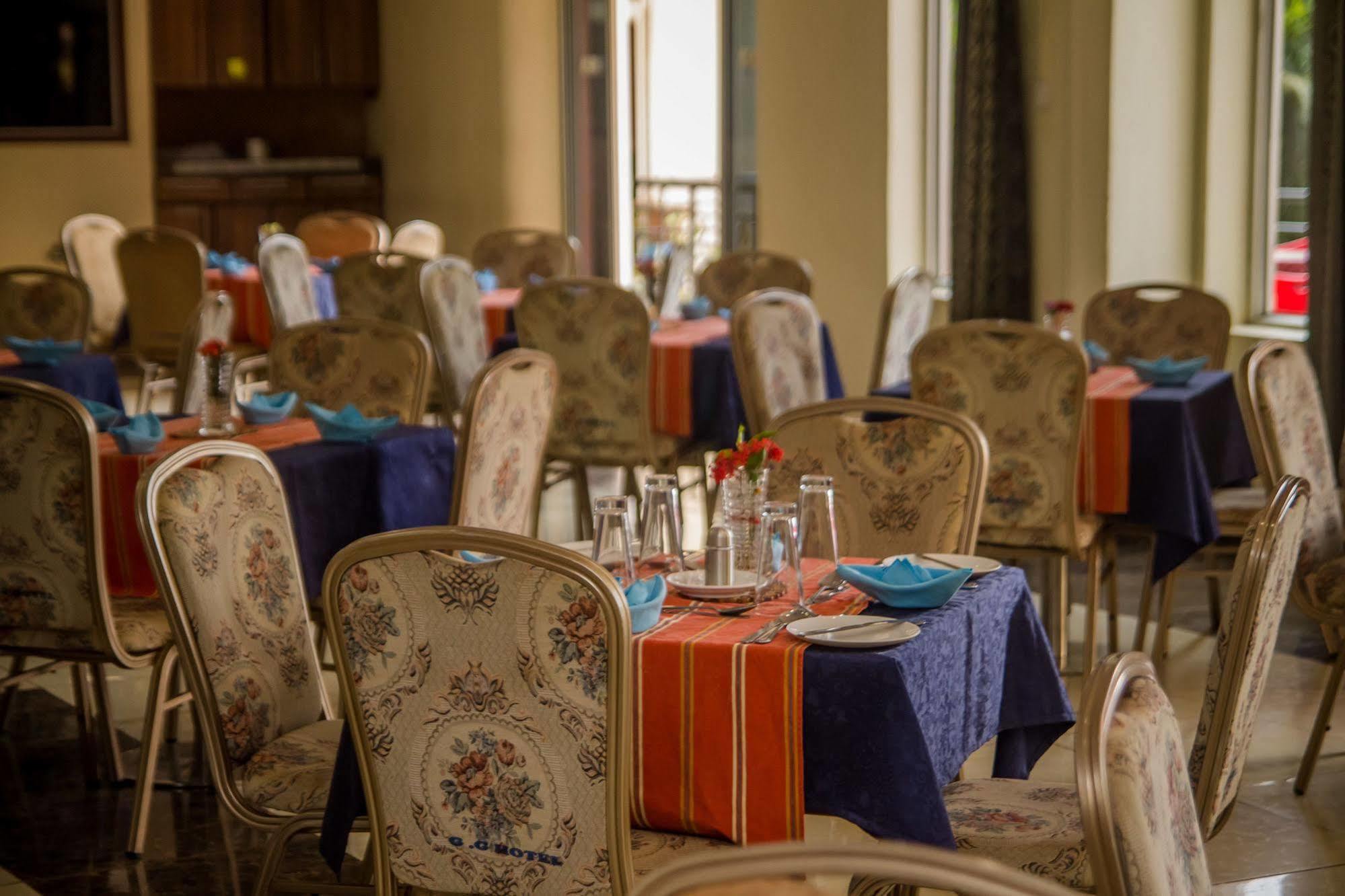 Grand Global Hotel Кампала Экстерьер фото