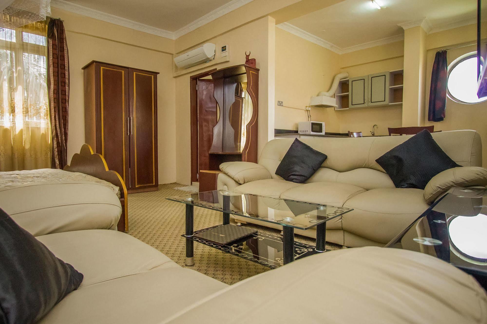 Grand Global Hotel Кампала Экстерьер фото