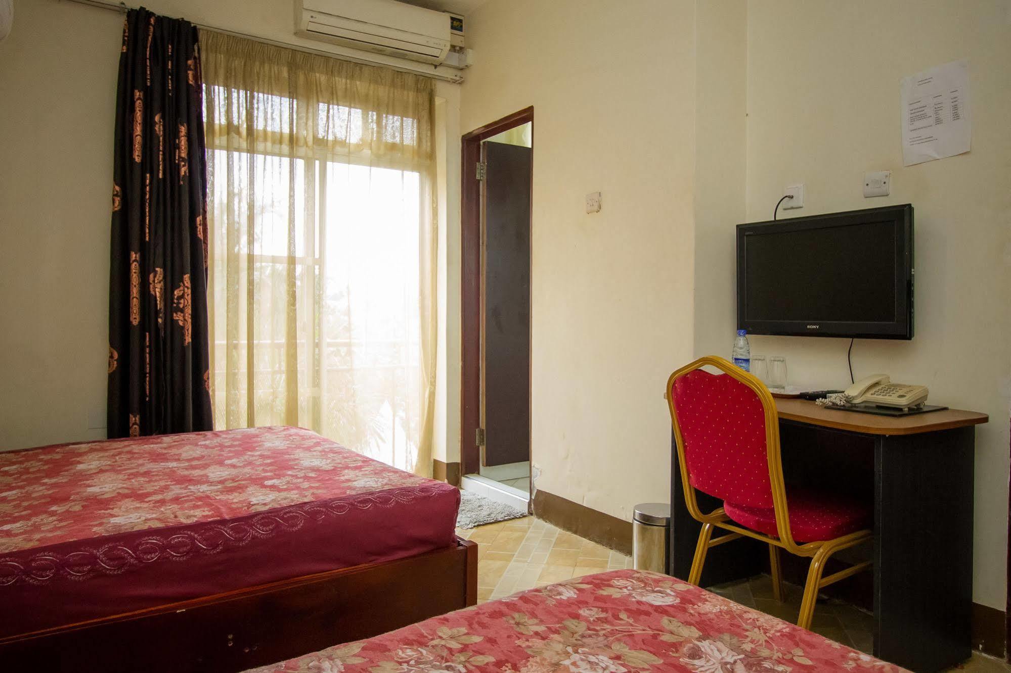 Grand Global Hotel Кампала Экстерьер фото