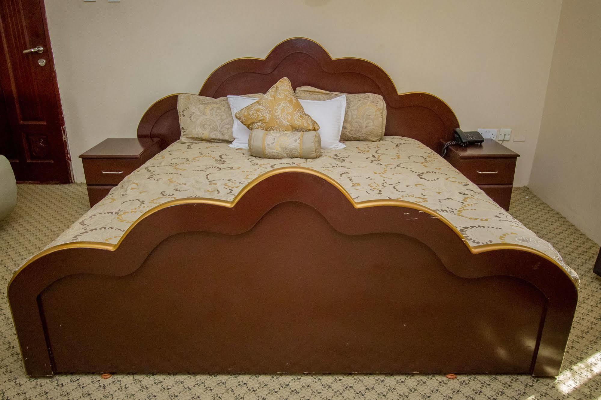 Grand Global Hotel Кампала Экстерьер фото